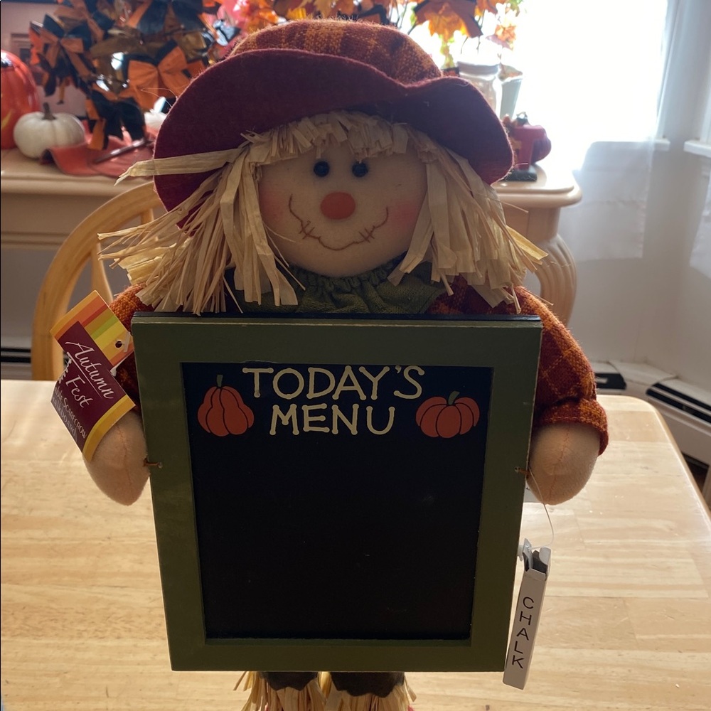 Scarecrow holding Chalkboard. Perfect fall decor. NWT about 18 in Thanksgiving